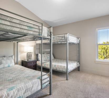 Bunk room sleeps 8