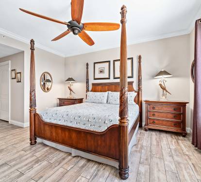 Gorgeous master king bedroom suite by Hemingway, new mattress in 2024, on gulf