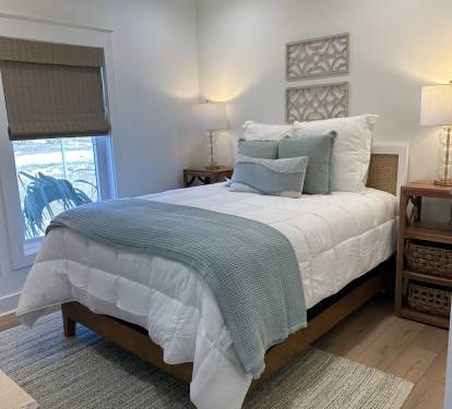 Bedroom 4: Queen Bed, Smart TV
