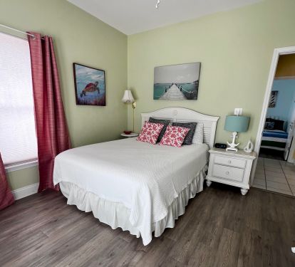 Queen room, updated