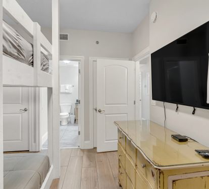 Perfect family bunk room with space for five.