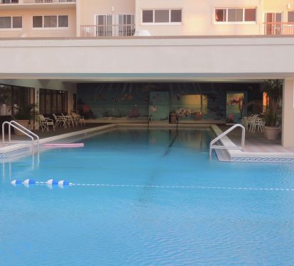 Outdoor/indoor pool