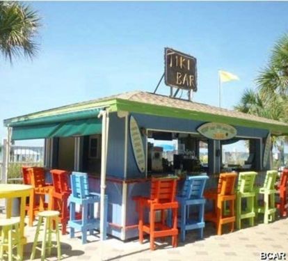 tickie bar by the pools you can buy drinks