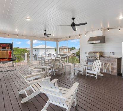 Third floor screened in outdoor kitchen