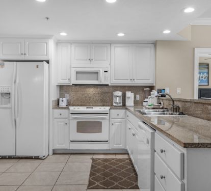 Complete Kitchen for family dining