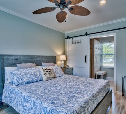 Cabana Suite - 1st Floor Detached - King, Twin Fold down Futon, SMART TV
