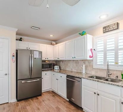 Fully Stocked Chef's Kitchen