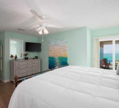 Wake up to the view of the surf