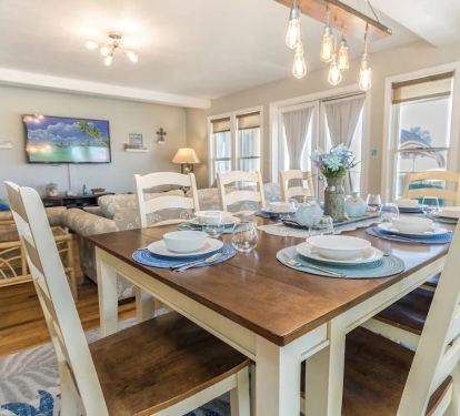 Open concept dining and living room
