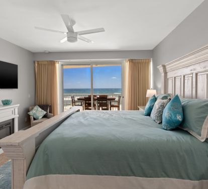 Huge Bed- Great Views