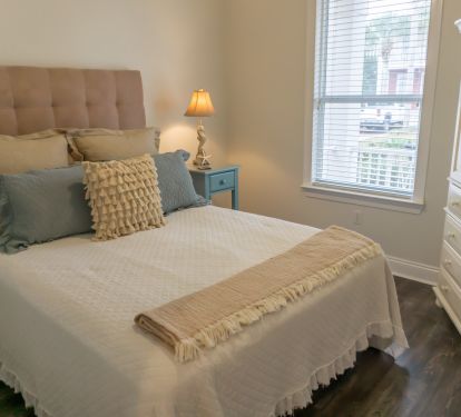 1st FL queen WIFI &amp; Smart TV's in every room