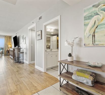 Spacious Entrance