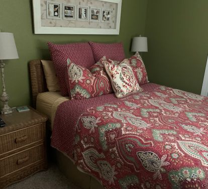 queen bedroom