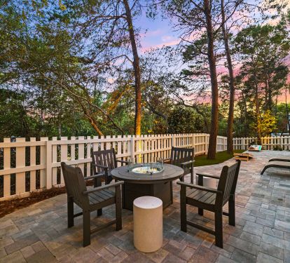 Gas fire pit with conversational seating