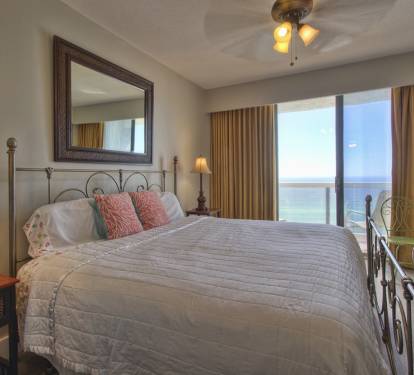 2nd Master Bedroom - King Bed - 55" TV - Private Balcony Water Everywhere