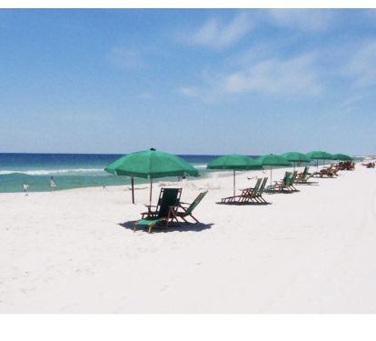 Beach service included with rental (2 chairs and umbrella).