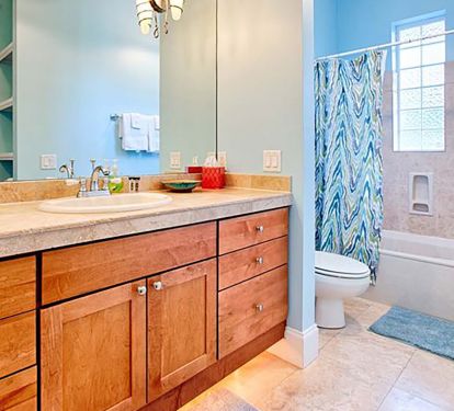 Guest Bathroom for Queen Bedroom