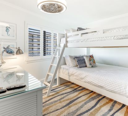 full over queen bunk room - great room for the kids!