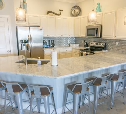 Granite Countertops, Stainless Steel Appliances, Equipped Fully Equipped Kitchen