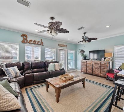 Spacious Living Room with plenty of room to spread out!