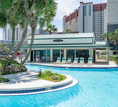 Hangout Grill at Lagoon Pool