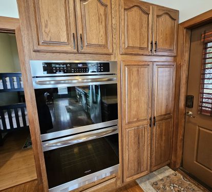 Double Oven, Food Pantry. FULLY Stocked kitchen, 2nd pantry of small appliances