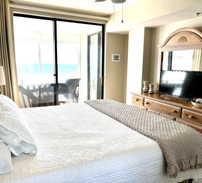 Main Bedroom-King Bed.