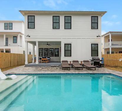 Latitude-4 features a (seasonally heated) brand new full-sized pool with sundeck that enables you to lounge in the sun while keeping your toes in the water.