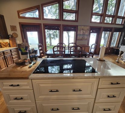 Diming Area with Views