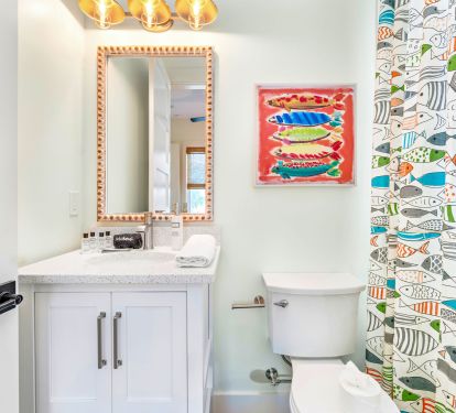 Queen Bathroom