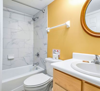 Queen bedroom bathroom