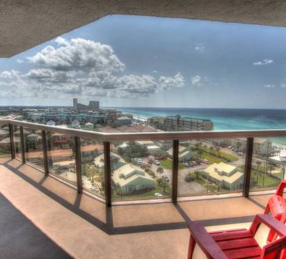 Balcony with seating arrangement and grand skyline