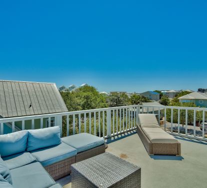3rd Floor - Outdoor Lounge Area