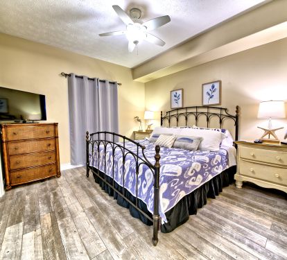 Guest Bedroom with King bed and 40 inch smart TV