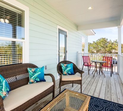 2nd floor balcony