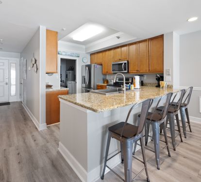 Dining Area with Bar