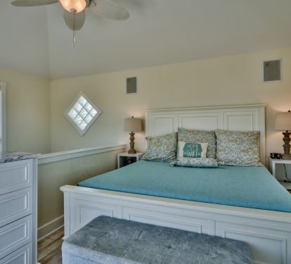3rd Floor Main House - King, TV, Wet Bar, Minifridge, Outdoor Lounge Area
