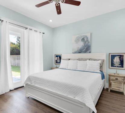 Breeze-18 Bed 2 - Photo 1 - 1st floor king suite with private bath, private pool entrance, and wall-mounted tv. (Yes! Breeze has two 1st floor king suites! That's very tough to find!)