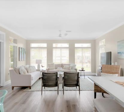 Sunkissed-7 offers plenty of seating for your entire group, without cramping or crowding.
