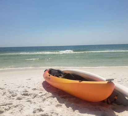 Lazy Dayz paddleboard or kayak usage included with your stay (in season)