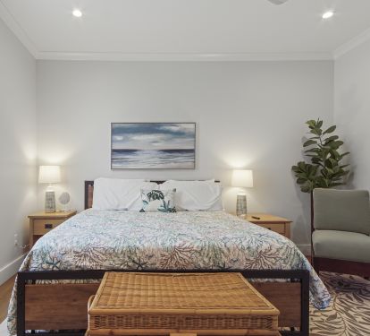 King bedroom 2nd floor with ensure bathroom and walk in closet
