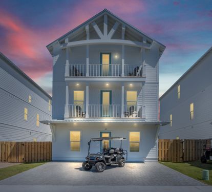 Your family compound at the beach!