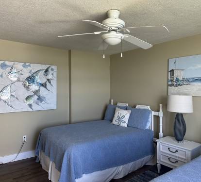 Guest bedroom 