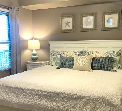 King  Bed in roomy Master Suite w/large closet