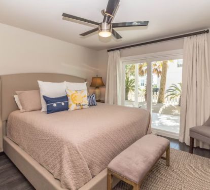 Guest room lower level - King bed