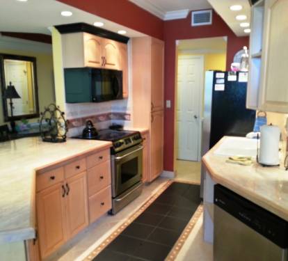 Large kitchen for cooking for and entertaing with 6 chairs,  Fully equipped.
