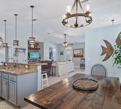Comfortable Dining Room Area.