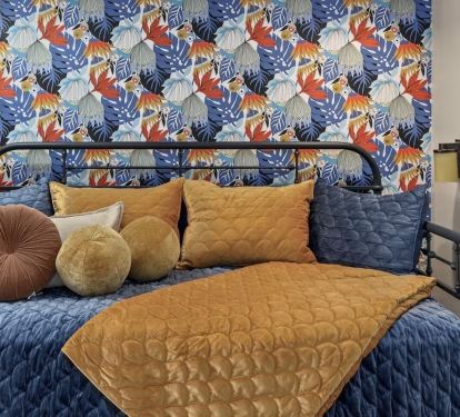 Bunkroom includes. 4 Twins. ( Daybed w/ Trundle, Bunkbed set) Ocean View window!