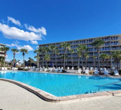 has heated and non heated pools 