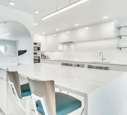 104A Beach House dining space